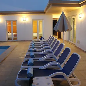 Villa Betty, Cala'N Blanes (Menorca)